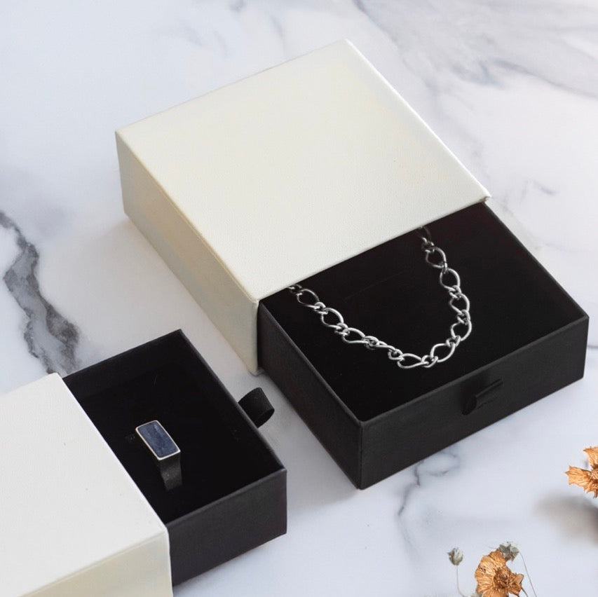 Astuccio Gioielleria Apertura Frontale Grigio e Nero