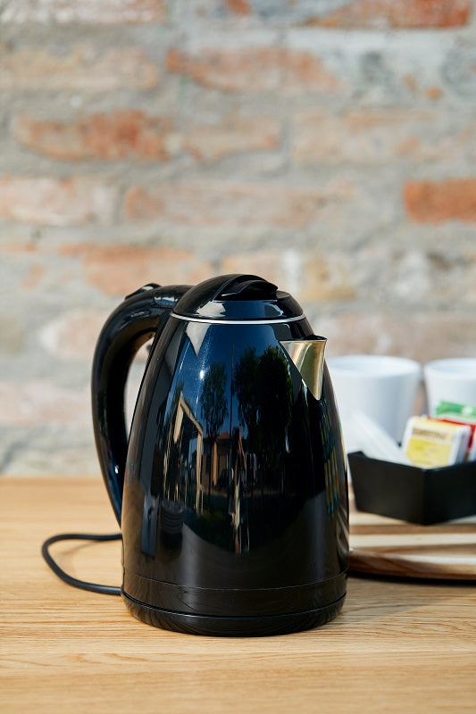 Bollitore elettrico nero