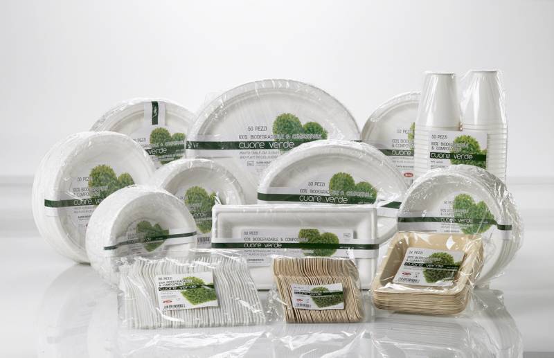 Bicchiere in polpa di cellulosa biodegradabile e compostabile