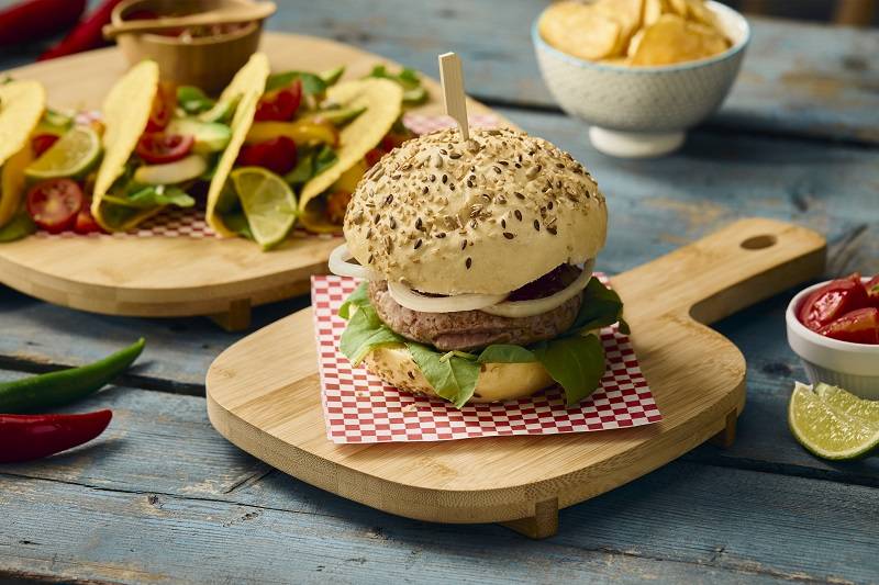 Tagliere in bamboo con piedi e manico