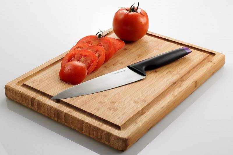 Tagliere in bamboo con scanalatura
