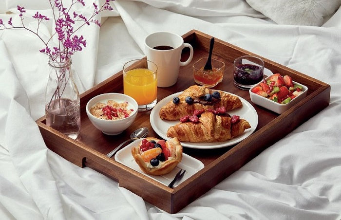 Vassoio con manici in acacia