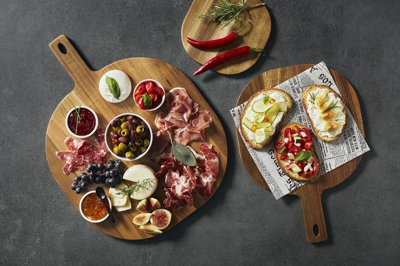 Tagliere in acacia con manico