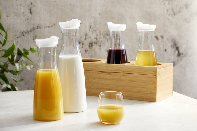 Caraffa in metacrilato con tappo bianco