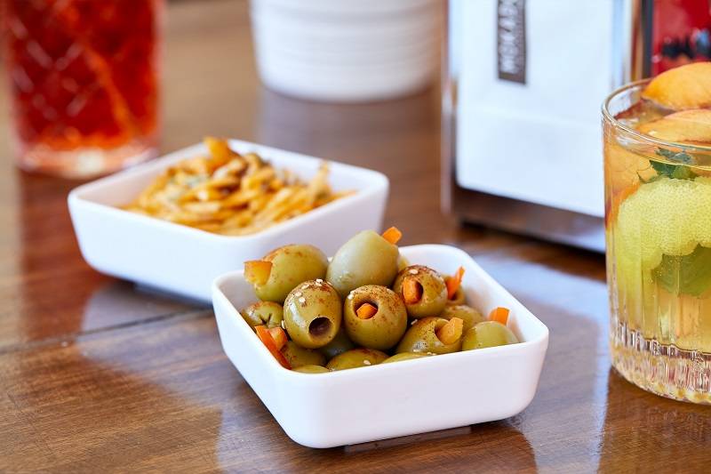 Ciotola quadrata in melamina bianca