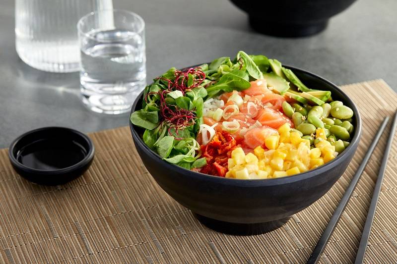 Ciotola in melamina nera ondulata