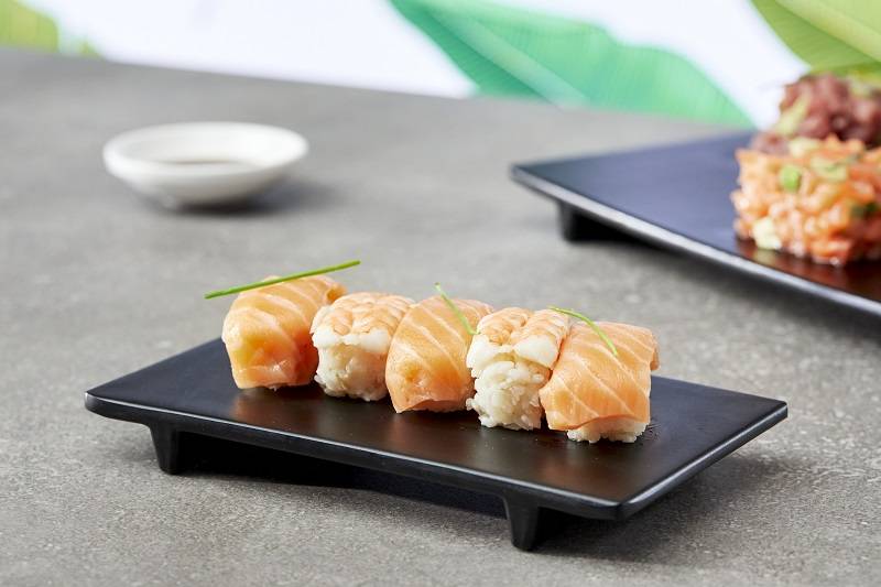 Vassoio Sushi nero in melamina con piedi