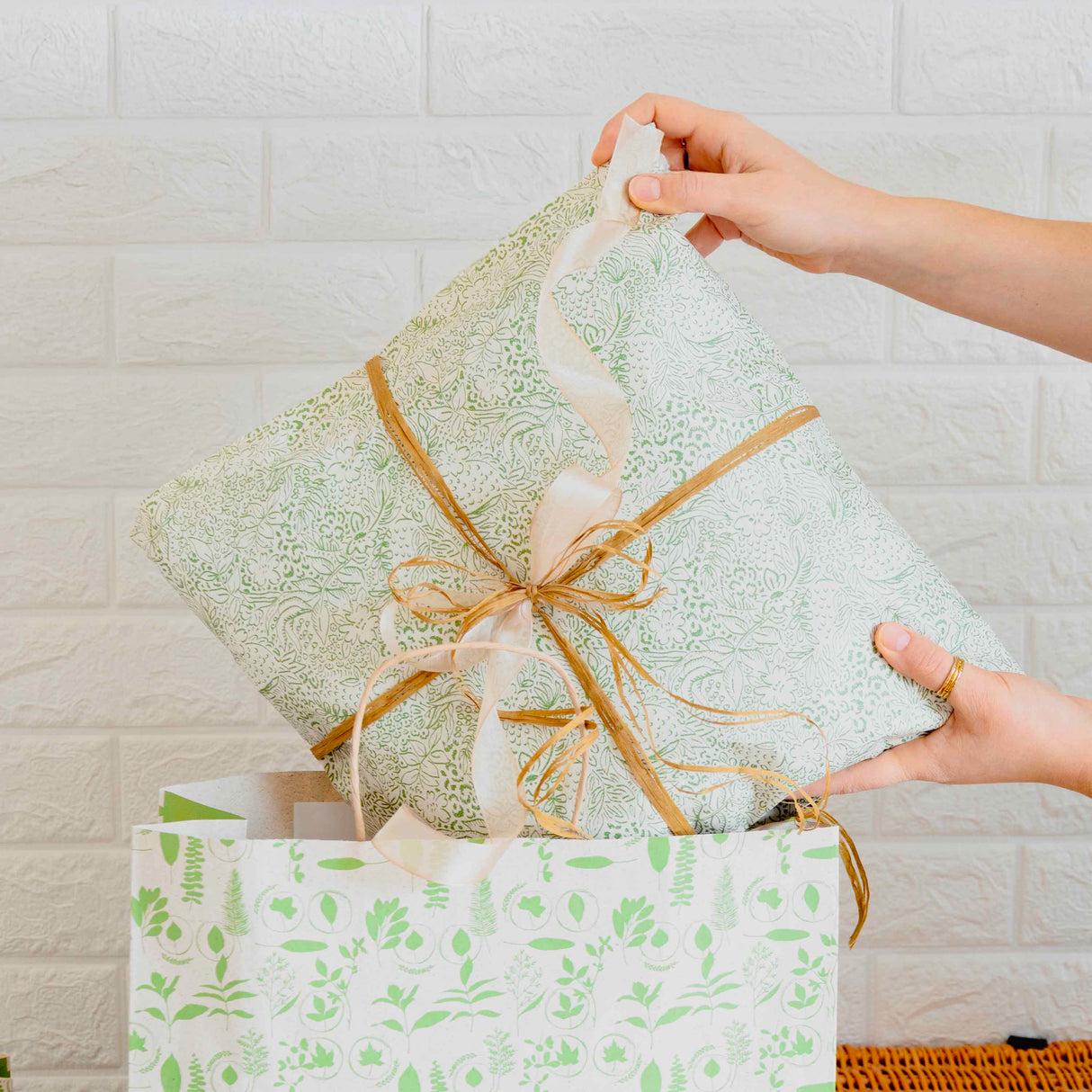 Sacchetto Carta Erba Botanic con Patella Adesiva